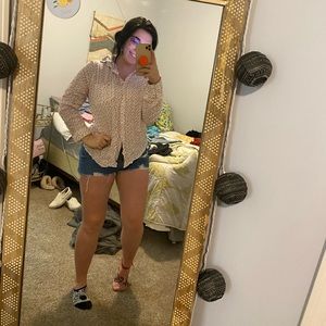 Beach lunch lounge button up